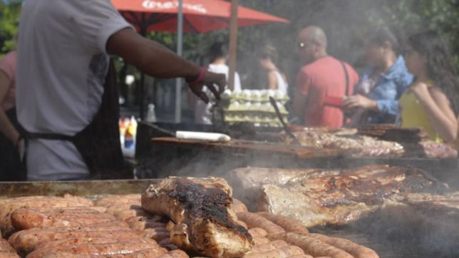burgers, licuados y mucha carne, el paseo gastronomico por el cumple de la plata