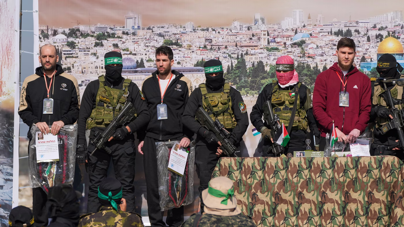 Los rehenes liberados por Hamas durante este sábado. 