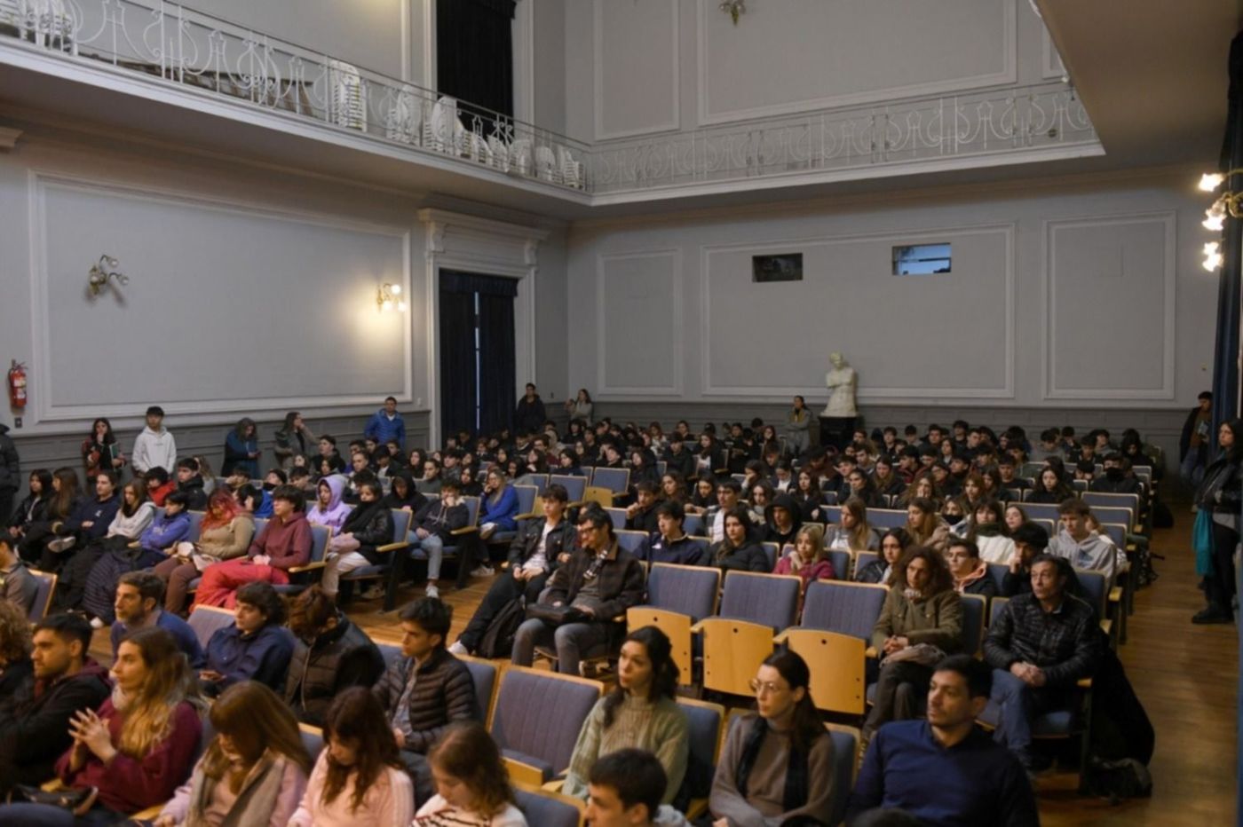 Debate de candidatos en el Colegio Nacional