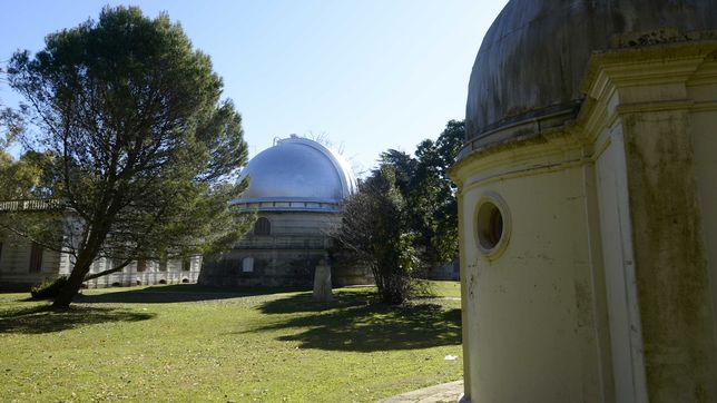 la unlp invita a explorar el espacio y la tierra con una jornada gratuita y abierta a todo el publico