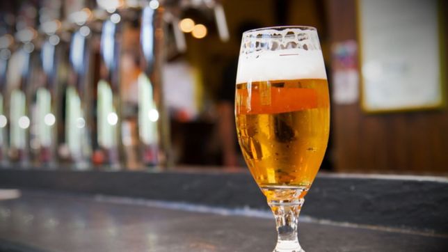 la anmat prohibio tres conocidas marcas de cervezas europeas que son ilegales