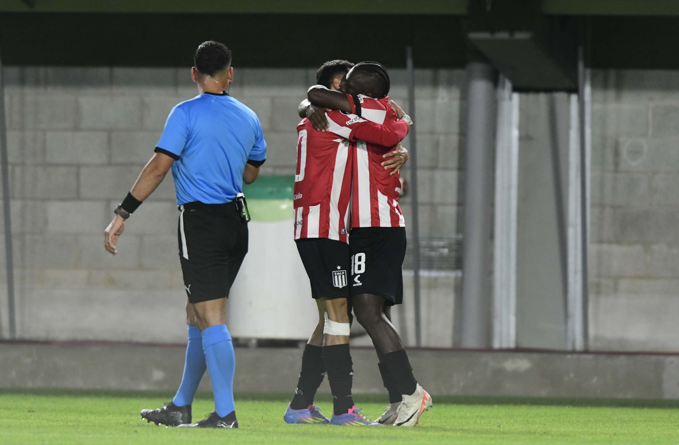 Estudiantes Carabobo Cetré festejo gol.jpg