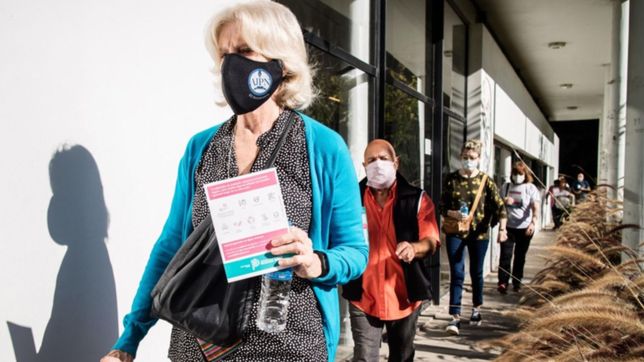 alertan que casi 76.000 portenos se vacunaron en provincia con domicilio falso