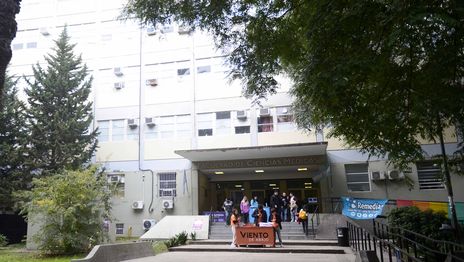 Levantaron los puestos que vendían tortillas en Medicina y los estudiantes piden que vuelvan Levantaron los puestos que vendían tortillas en Medicina y los estudiantes piden que vuelvan