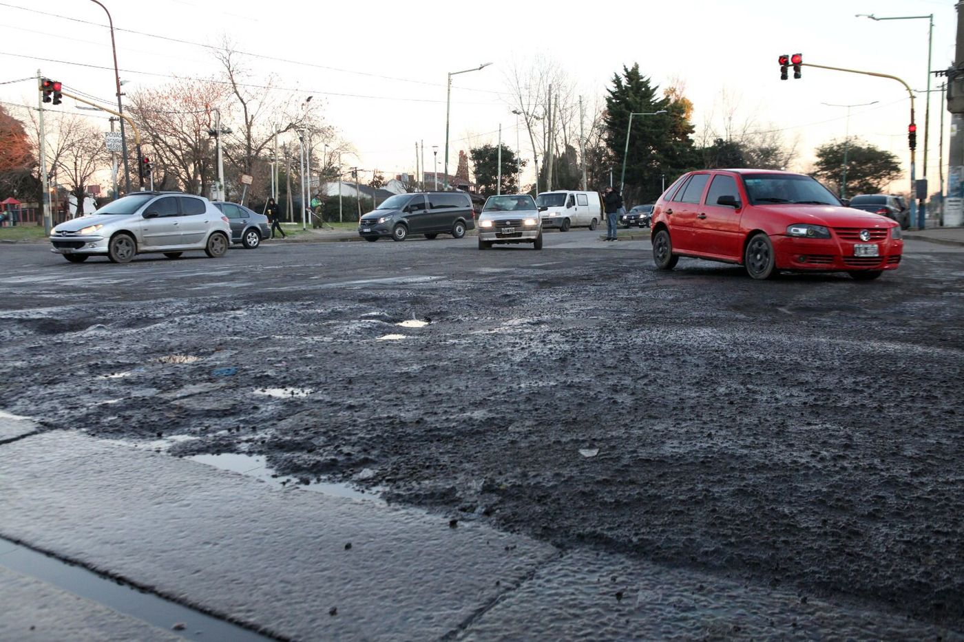 julio alak obras los hornos.jfif