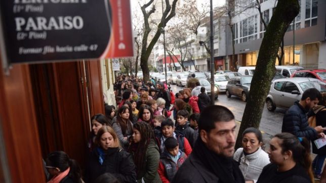 vacaciones amargadas por edelap: un corte de luz obligo a suspender la obra en el coliseo