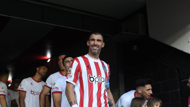 la frase de mariano andujar sobre la relacion entre gimnasia y diego maradona