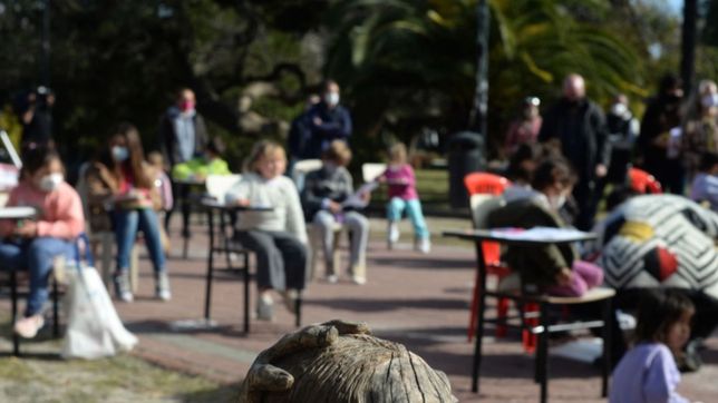 padres organizados piden eliminar todas las medidas restrictivas en las escuelas