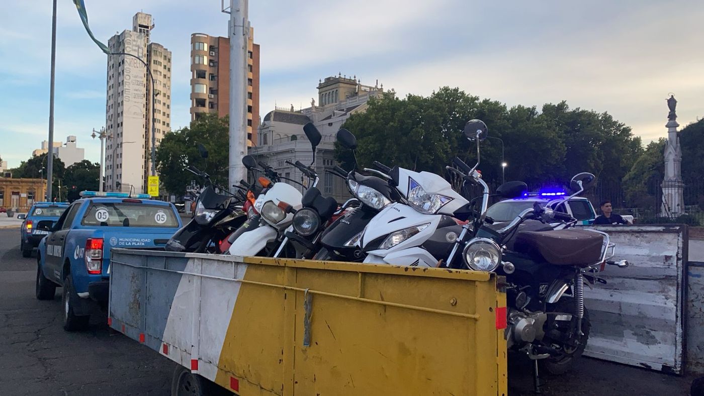 Operativos viales en La Plata. Motos secuestradas.jpeg
