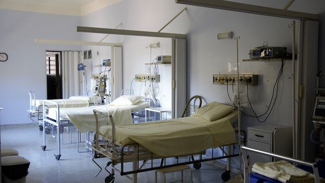 la ocupacion de camas en clinicas llego al tope por el aumento de enfermedades respiratorias