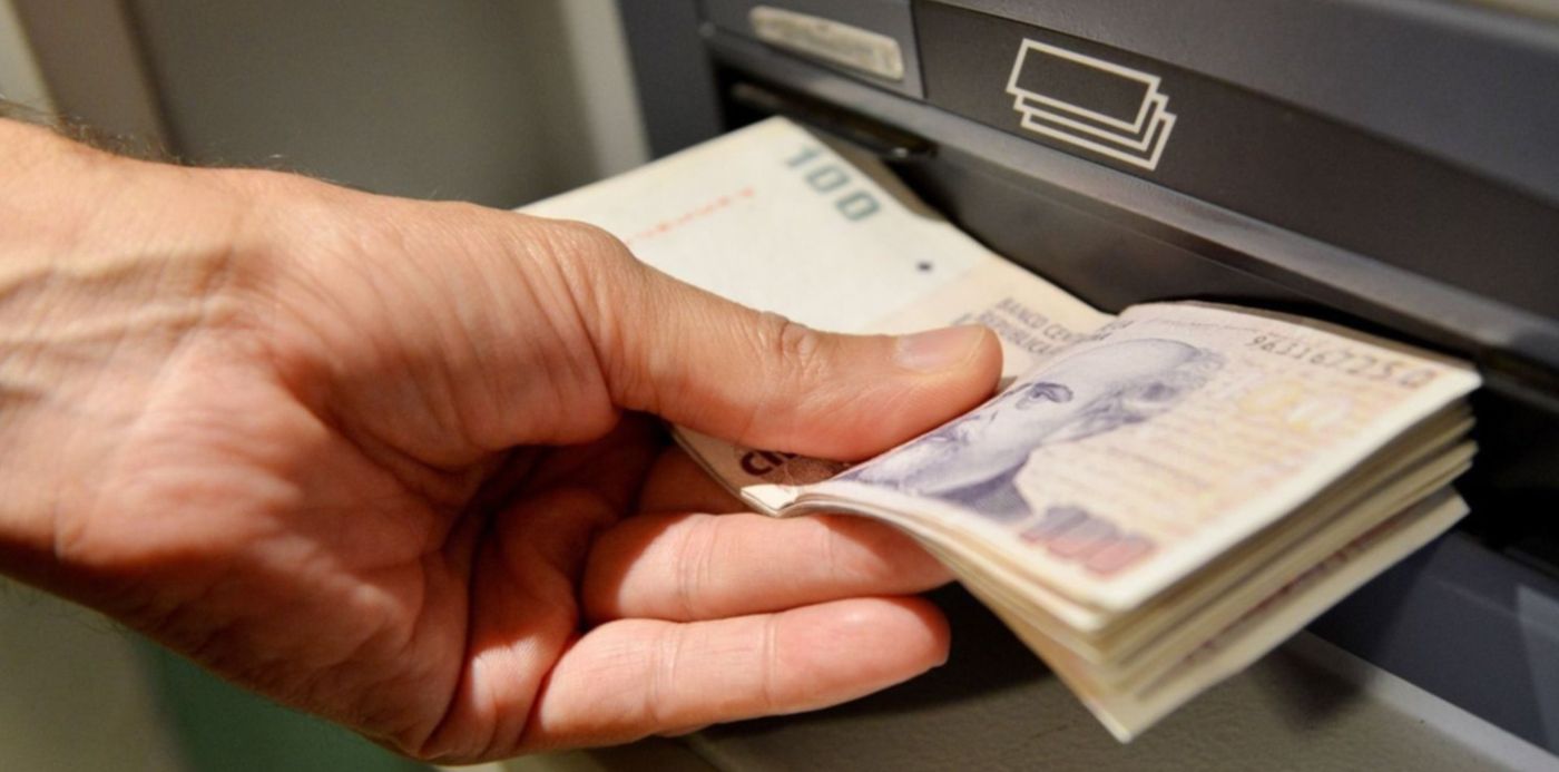 Aguinaldo.jpg?width=1480&rotate=0&scaleX=1&ow=1500&x=17&height=740&scaleY=1&oh=1000&y=117&&cw=1920&ch=950