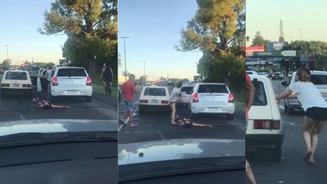 le pegaron, lo dejaron inconsciente en pleno camino centenario y escaparon en dos autos