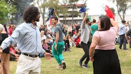con los tekis, los tabaleros y mas artistas, plaza moreno se prepara para recibir el festival de folklore con los tekis, los tabaleros y mas artistas, plaza moreno se prepara para recibir el festival de folklore