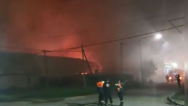 se incendio un deposito de electrodomesticos y las llamas arrasaron con todo