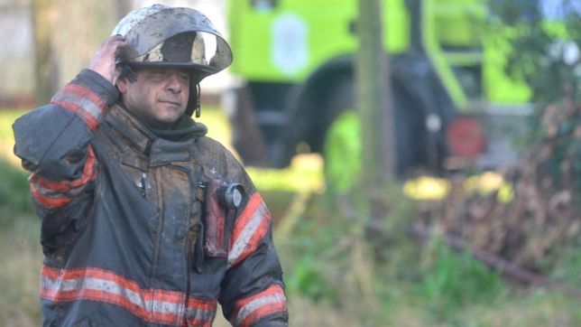 fuego, humo y una mujer con principio de asfixia tras un incendio en ensenada