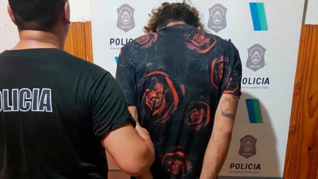 Salvaje robo en La Plata: le pusieron un cuchillo en el cuello a una chica y la asaltaron