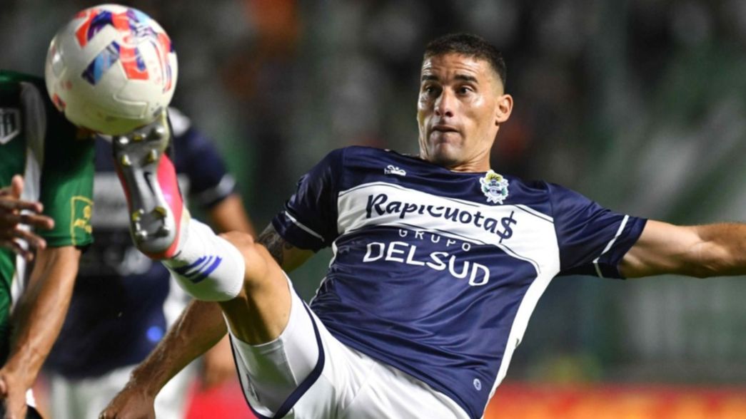 Gimnasia jugó un partido para el olvido y perdió por goleada ante Banfield