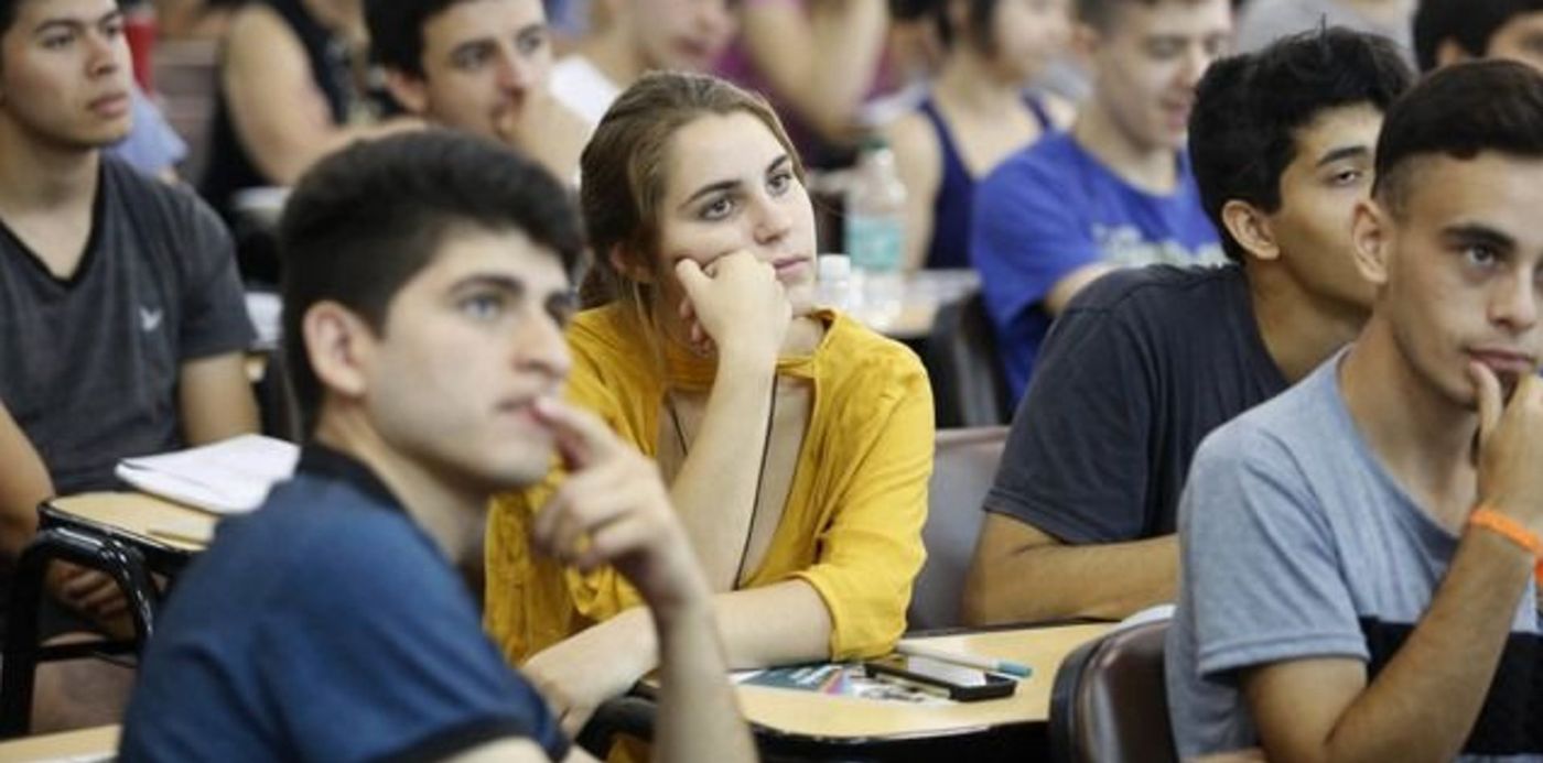 1556152771844.jpg?width=637&height=319&rotate=0&scaleY=1&oh=427&x=1&y=108&scaleX=1&ow=640&&cw=1920&ch=950