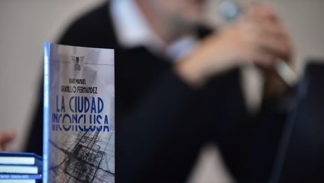 Presentaron La ciudad inconclusa, un libro sobre las asignaturas pendientes de La Plata