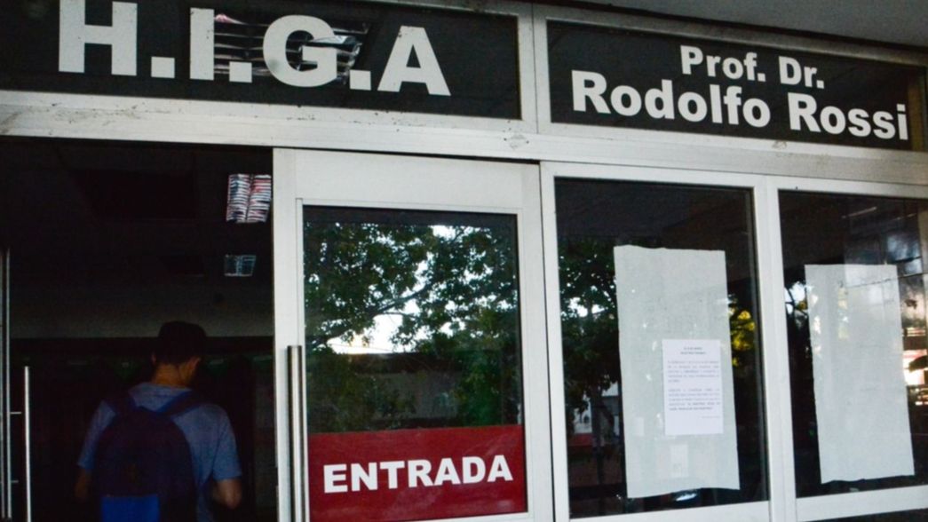 Apuñalaron a un joven haitiano para robarle y lucha por su vida en el Hospital