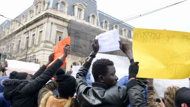 aseguran que el abogado acusado de explotar a manteros senegaleses trabaja en la justicia