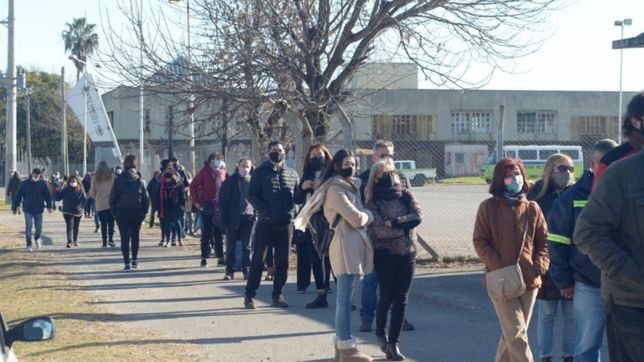 ¿que cantidad de poblacion tiene vacunada la plata con una dosis contra el coronavirus?