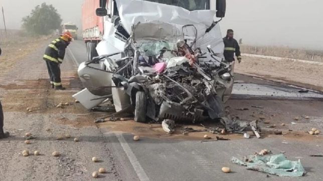 las fuertes rafagas del viento zonda provocaron la muerte de dos personas