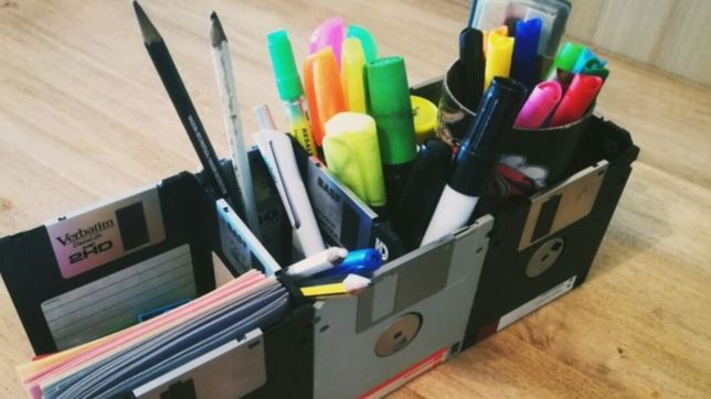 cables, disquetes y lapices: el tutorial de la unlp para reciclar basura electronica