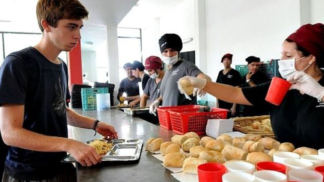 la unlp prepara becas de comida para los estudiantes que ya no pueden ir al comedor