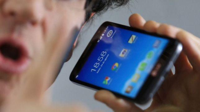 la defensoria pidio que las empresas de telefonia liberen los datos moviles en cuarentena