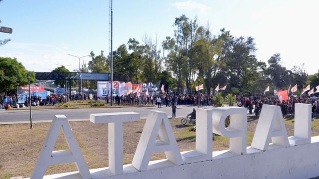 realizan ollas populares y cortes en la subida de la autopista la plata - buenos aires