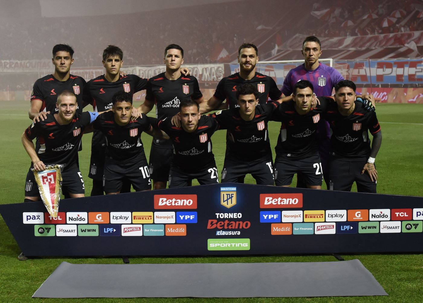 Estudiantes Unión Formación.JPG