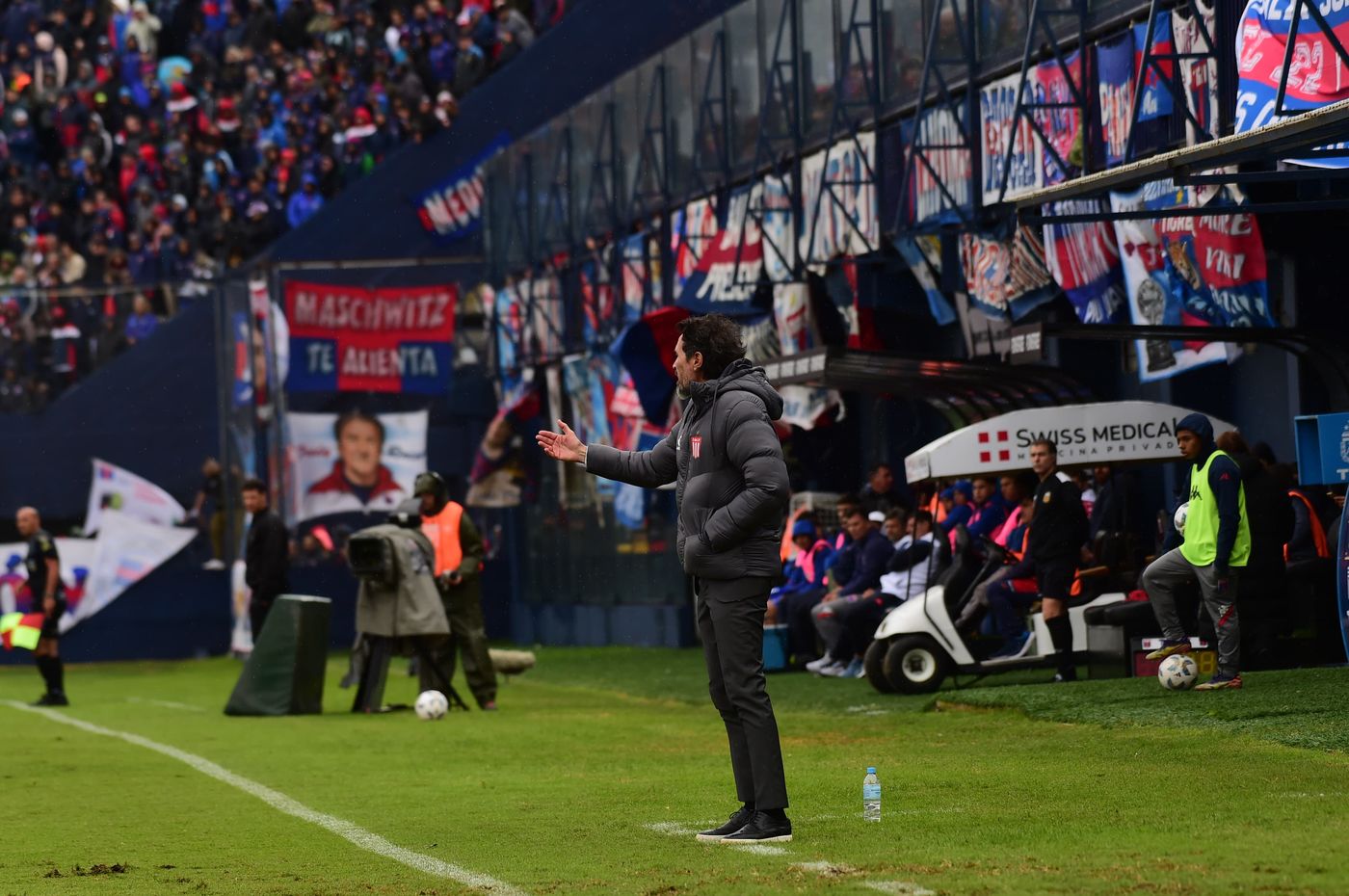 Estudiantes Tigre Domínguez 2.jpg