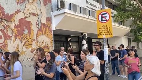 El Bachillerato de Bellas Artes de la UNLP también fue abrazado por docentes y alumnos