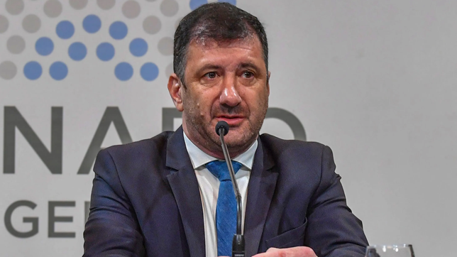 destituyeron a edgardo kueider, el senador que fue detenido llevando 200.000 dolares
