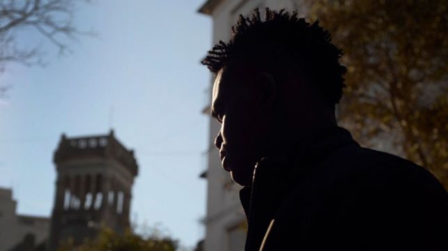 tres historias de senegal a la plata: la desafiante aventura de sobrevivir en la ciudad