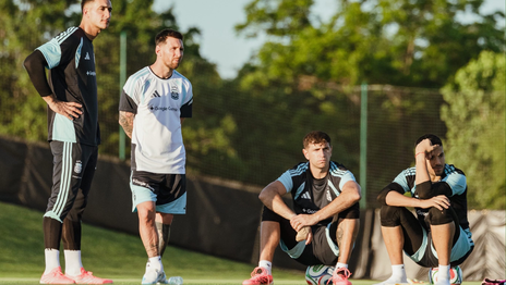 Sin Messi ni Dibu Martínez, Scaloni probó el primer equipo para el Mundial Sin Messi ni Dibu Martínez, Scaloni probó el primer equipo para el Mundial