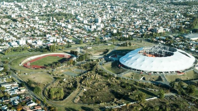 acondicionaran un predio lindero al estadio unico para llevar los autos que levanten las gruas