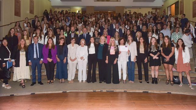 el colegio de la abogacia de la plata conmemoro el dia de la mujer y reconocio a mas de 300 profesionales