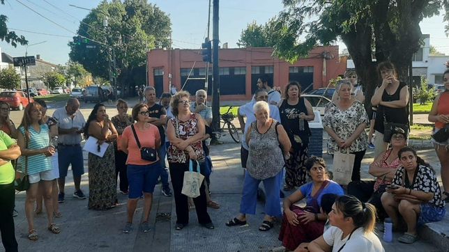 vecinos de un barrio de la plata preparan una nueva marcha contra la inseguridad