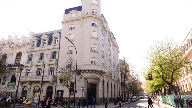 el ex banco municipal de la plata fue reinaugurado y ya luce restaurado