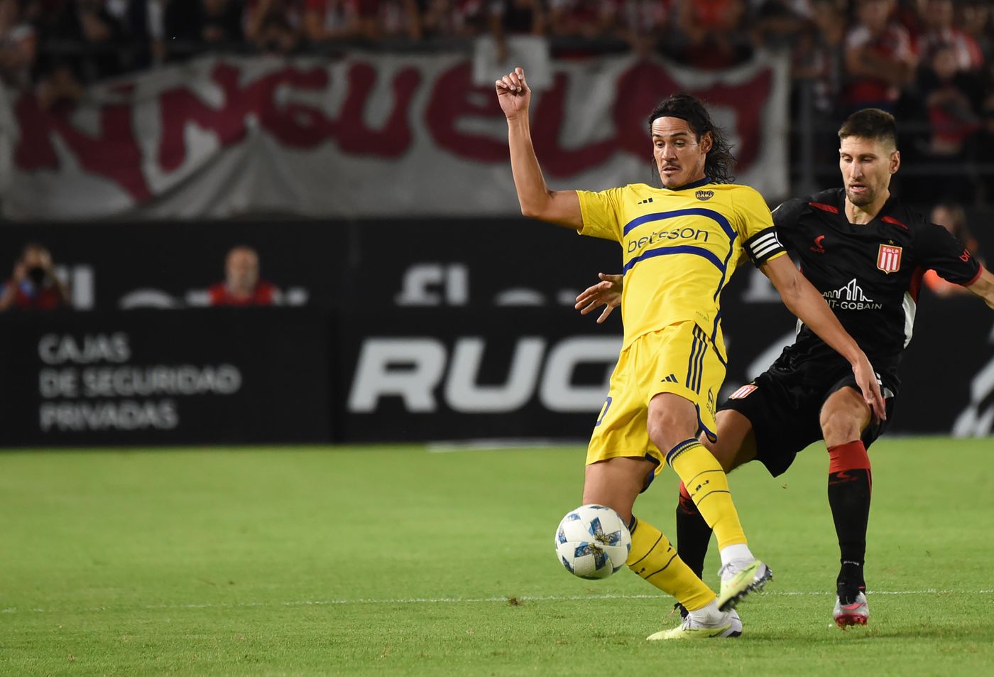 Estudiantes Boca Fernández Cavani.jpg