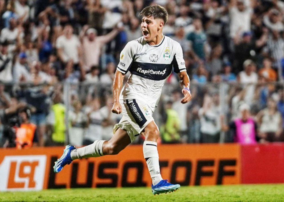 Benjamín Domínguez gol Gimnasia 2.jpg