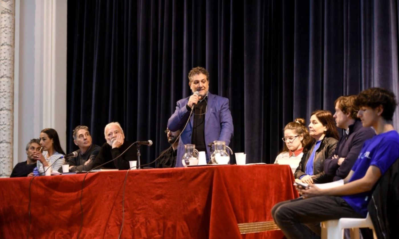Debate de candidatos en el Colegio Nacional
