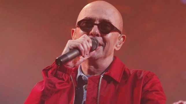 el indio solari incursiona en el arte visual y presenta su obra en una muestra