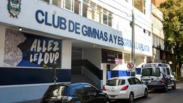 pinas, corridas y muerte en el polideportivo de gimnasia: cronica del caso que sacude a la plata pinas, corridas y muerte en el polideportivo de gimnasia: cronica del caso que sacude a la plata