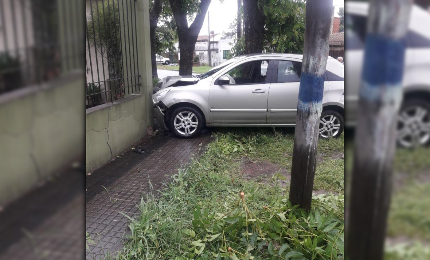 tapa auto docente baleado.png
