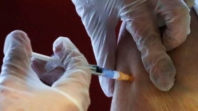 detuvieron a un enfermero que arruino intencionalmente 570 vacunas contra el covid