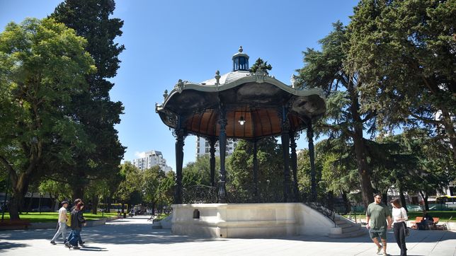 el video que muestra por dentro como quedo la nueva plaza san martin y que opinan los vecinos