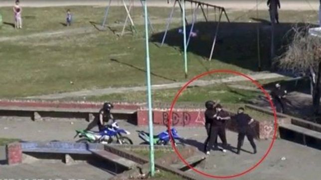 sigue profugo el exbarra de cambaceres golpeador de policias de ensenada